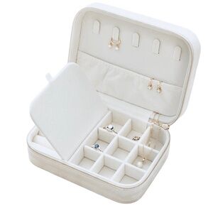 White Ivory Velvet Travel Jewelry Case Organizer – Compact Zip Storage – NWOB